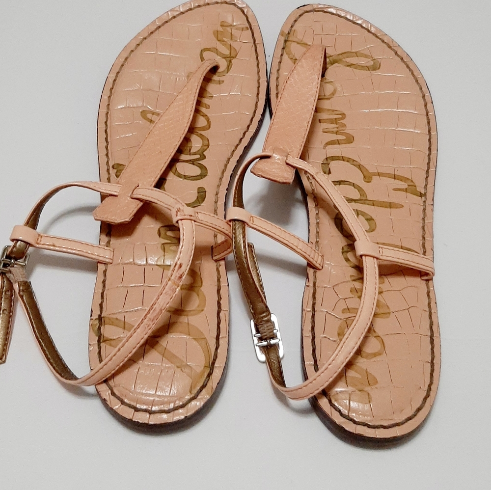 Sam Edelman Blush Pink T-Strap Croc-Embossed Sandals - Picture 4 of 10